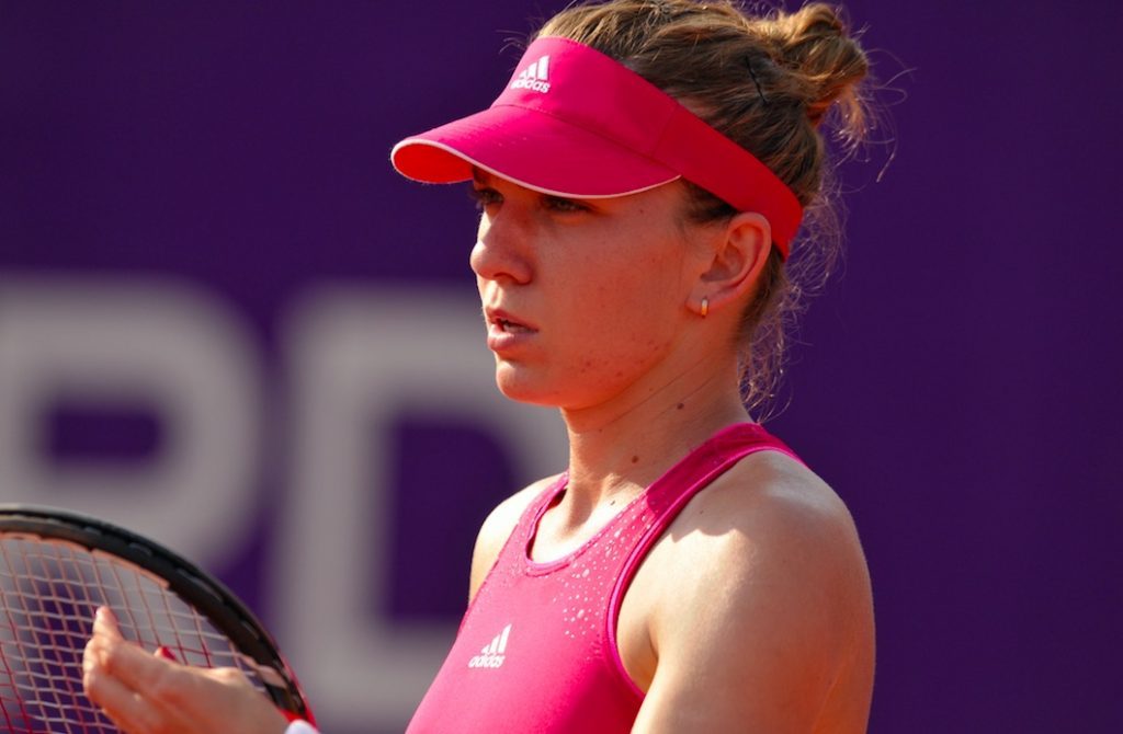 Touchée au dos, la Roumaine Simona Halep, N.1 mondiale, a déclaré forfait pour le Masters 2018 de Singapour qui réunit les 8 meilleures joueuses de l'année.