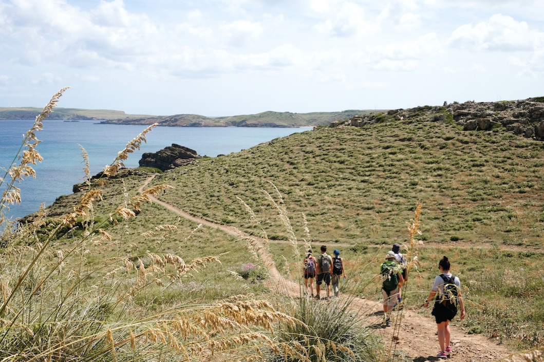 randonnée à Minorque avec Chamina Voyages sur l'île la plus sauvage des Baléares activités sportives de pleine nature