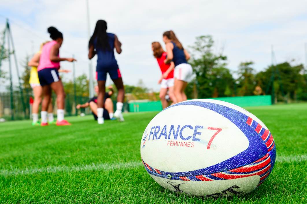 Bernard Lapasset, ex-président de la FFR et principal artisan de l’intégration du Rugby à 7 au programme des JO nous parle de l’équipe de France 7 Féminine.