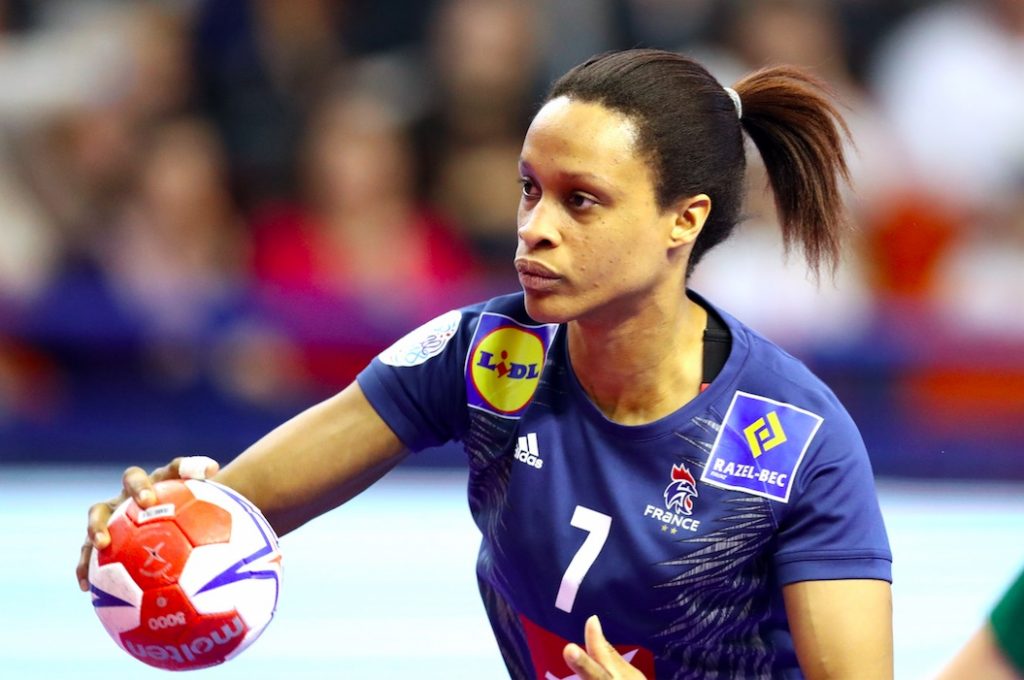 Les Françaises, championnes du monde, se sont inclinées 23-26 face aux championnes olympiques russes jeudi à Nancy pour le premier match de l'EHF Euro 2018.
