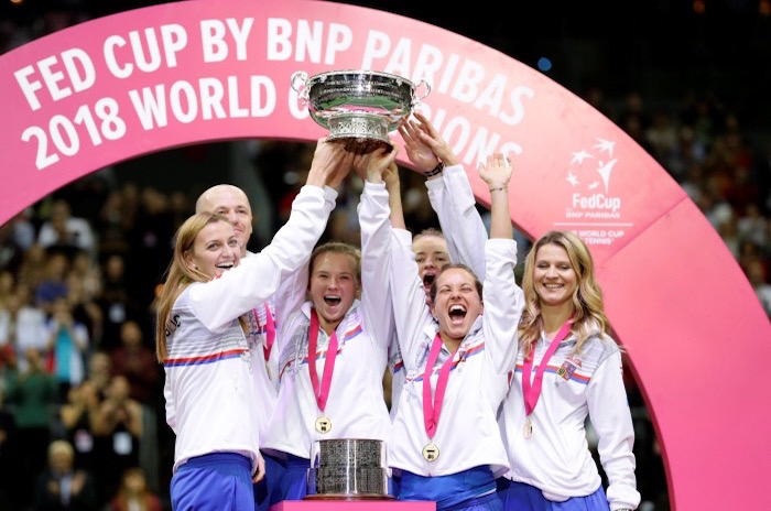 Katerina Siniakova et ses coéquipières ont battu les Américaines, tenantes du titre, en finale de la Fed Cup 2018 dimanche à Prague (3-0).