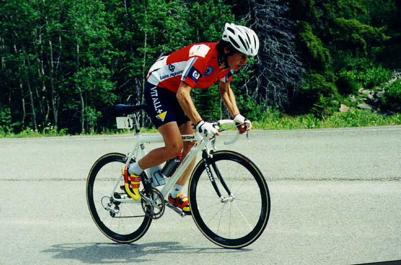 Perfection, victoire sur le fil, démonstration de précocité, championne tout terrain… Voici 10 championnes qui ont marqué l'histoire du sport au féminin.