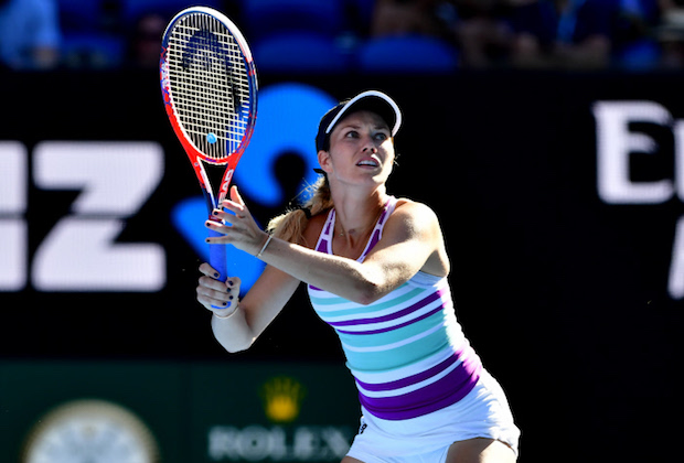 L’Américaine Danielle Collins s’est qualifiée pour sa première demi-finale en Grand Chelem en renversant la Russe Pavlyuchenkova à l'Open d'Australie mardi.