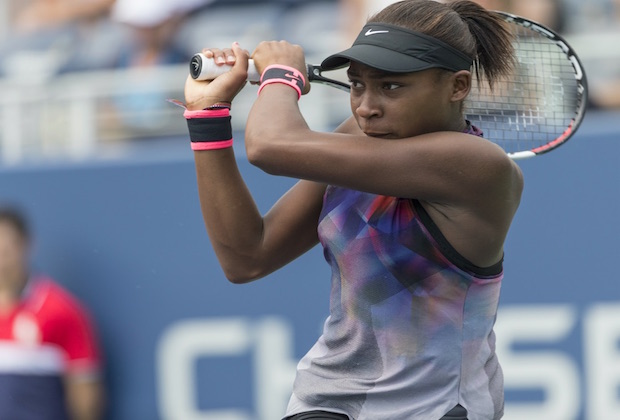Cori Gauff, jeune prodige américaine de tennis, vient de rempoter, à seulement 15 ans et une semaine, son premier match sur le circuit WTA jeudi à Miami.