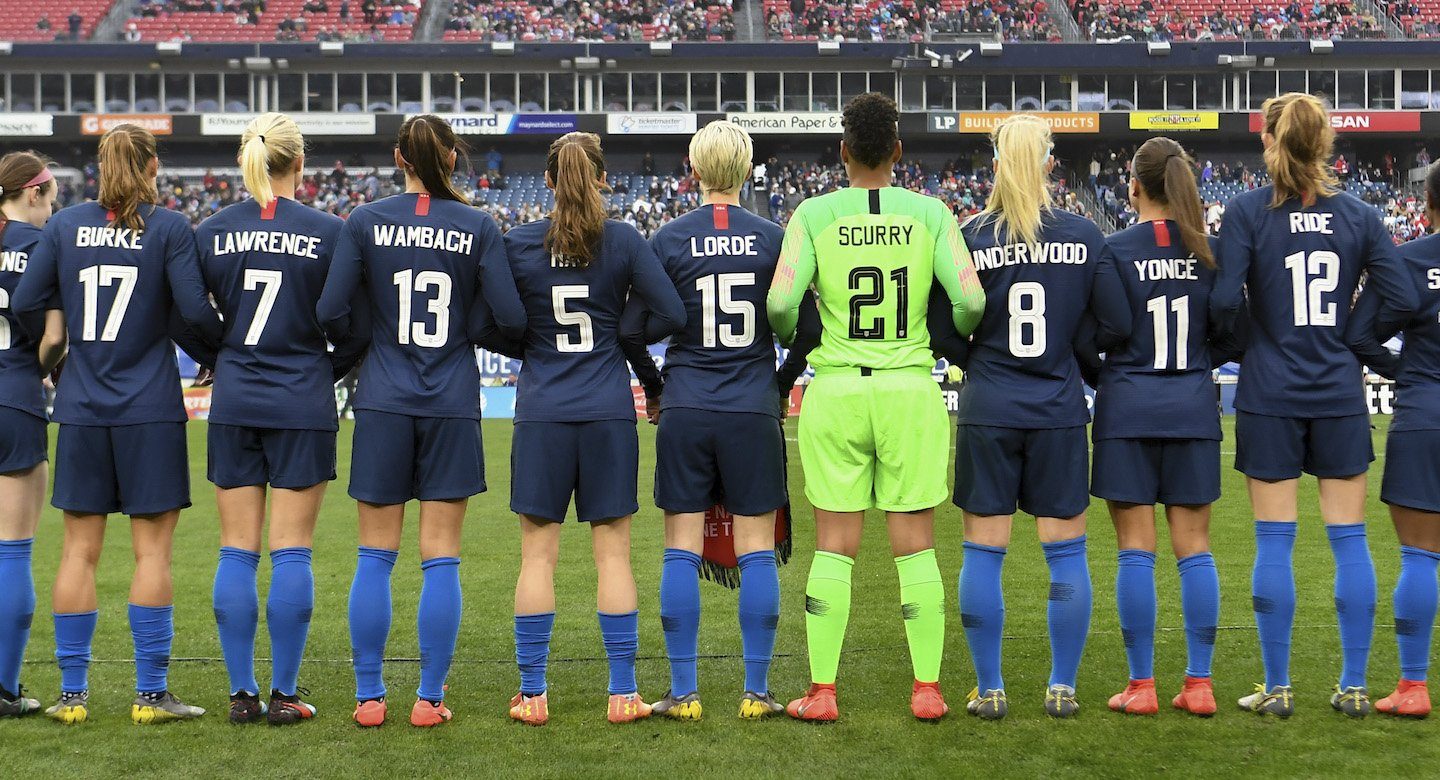 Les footballeuses américaines ont mis à l'honneur es icônes féminines en portant des maillots à leurs noms