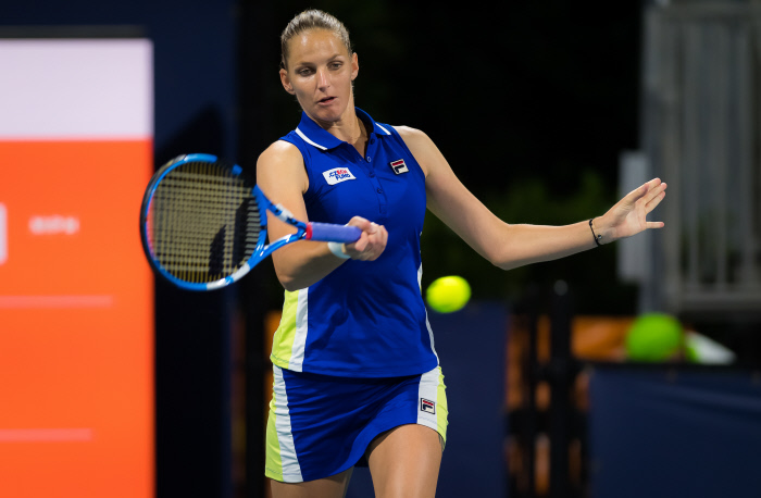 La Tchèque Karolina Pliskova, N.7 mondiale, s’est qualifiée pour la finale du tournoi WTA de Miami jeudi ; elle rejoint l'Australienne Ashleigh Barty (11e).
