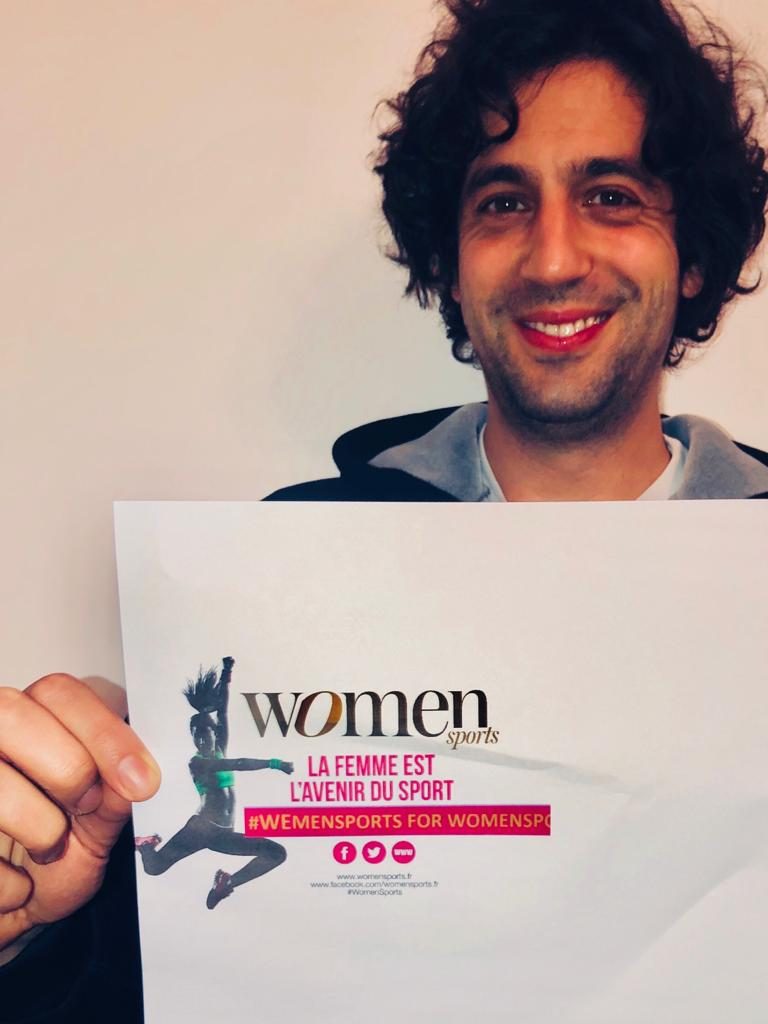 Le comédien Max Boublil, tête d’affiche du film « Comme des garçons », rejoint le club « We Men Sports » des hommes qui soutiennent le sport au féminin !