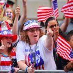 Il existe un endroit sur terre où le football féminin s’est plus rapidement et mieux développé que nulle part ailleurs : les États-Unis. Les USA sont la référence mondiale en matière de football féminin. La preuve en faits, en chiffres et en images.