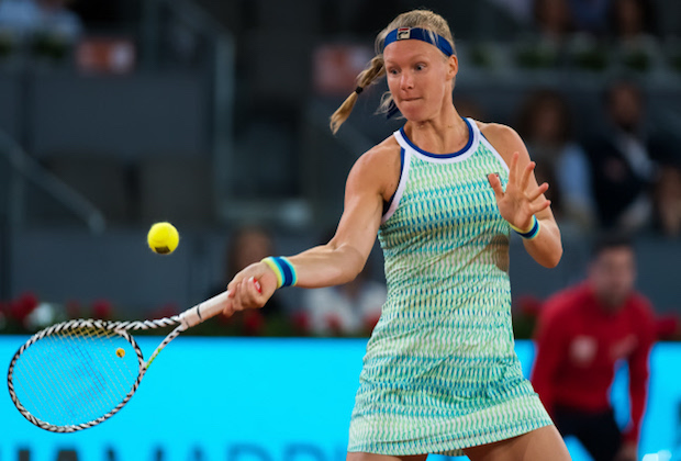 Malade, la Néerlandaise Kiki Bertens (N.4) a abandonné au 2e tour de Roland-Garros mercredi, laissant ainsi la Slovaque Viktoria Kuzmova rallier le 3e tour.