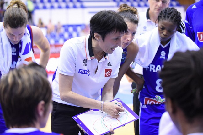 La sélectionneuse de l'équipe de France de basketball, Valérie Garnier, a été limogée mercredi, veille de l'EuroBasket 2019, de son club turc de Fenerbahçe.