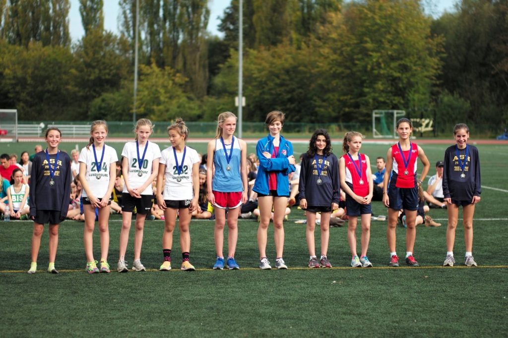 D’après la dernière étude sur la pratique sportive des femmes, les femmes seraient trop sédentaires. Un phénomène qui se joue dès les années collège.