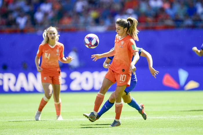 CDM France 2019 - Les Pays-Bas ont remporté leur quart-de-finale samedi contre l’Italie avec une victoire acquise 2 buts à 0.