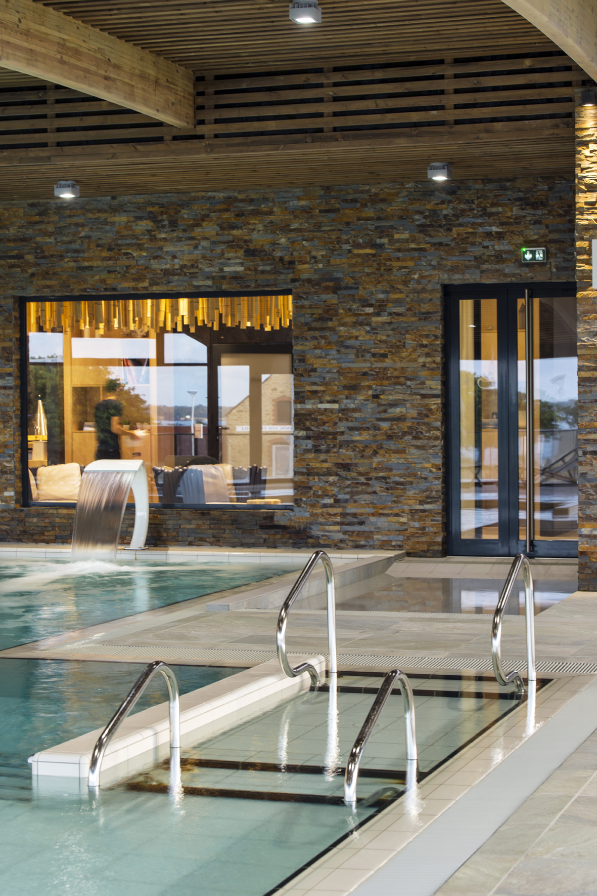 Détente bretonne : méditation face à la mer à la Thalasso Concarneau