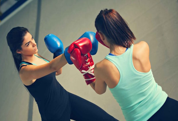 Faire du sport, c’est bien. Brûler des calories, c’est mieux ! Voici les activités sportives qui permettent de se dépenser un max en une heure de pratique. 