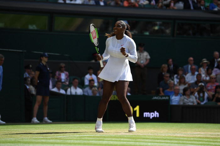 Wimbledon : Serena Williams se défait difficilement d'Alison Riske et se hisse en demi-finale