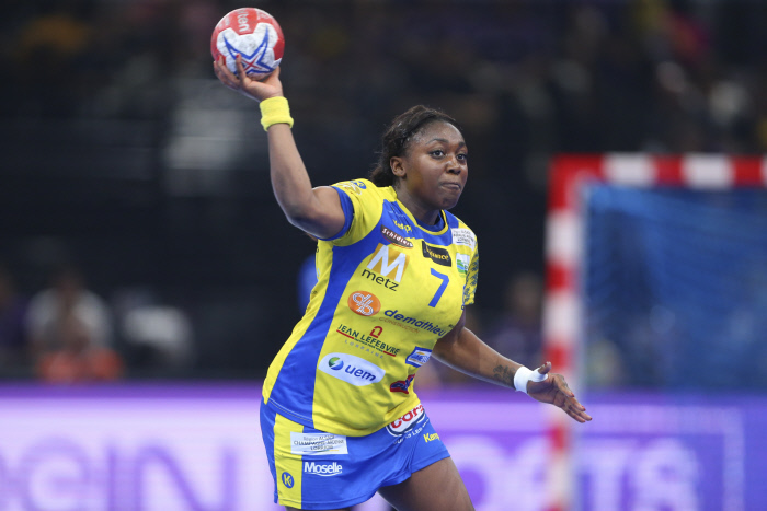 La Ligue Butagaz Energie (LBE), le championnat professionnel féminin de handball, a officiellement été lancée jeudi soir. Metz a remporté son premier match.