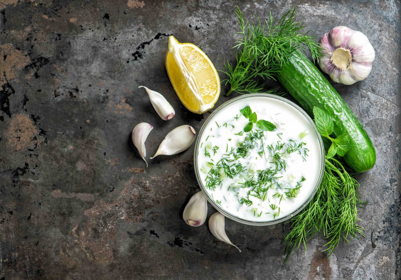 Recette spéciale soirées d’été, sublimez vos apéros – Le tzatziki au yaourt de brebis