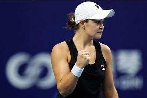 Ashleigh Barty et Karolina Pliskova, respectivement N.2 et N.3 mondiales, se sont difficilement qualifiées pour le 2e tour de l’US Open lundi, à New York.