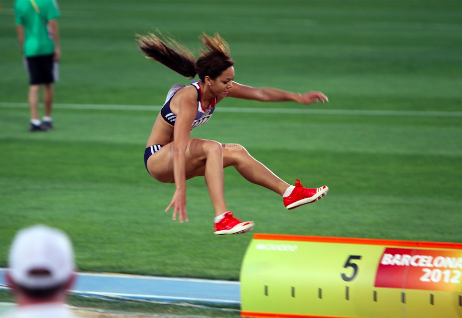 La Britannique Katarina Johnson-Thompson a remporté la médaille d’or de l’heptathlon des Mondiaux-2019 d’athlétisme jeudi soir, à Doha (Qatar).