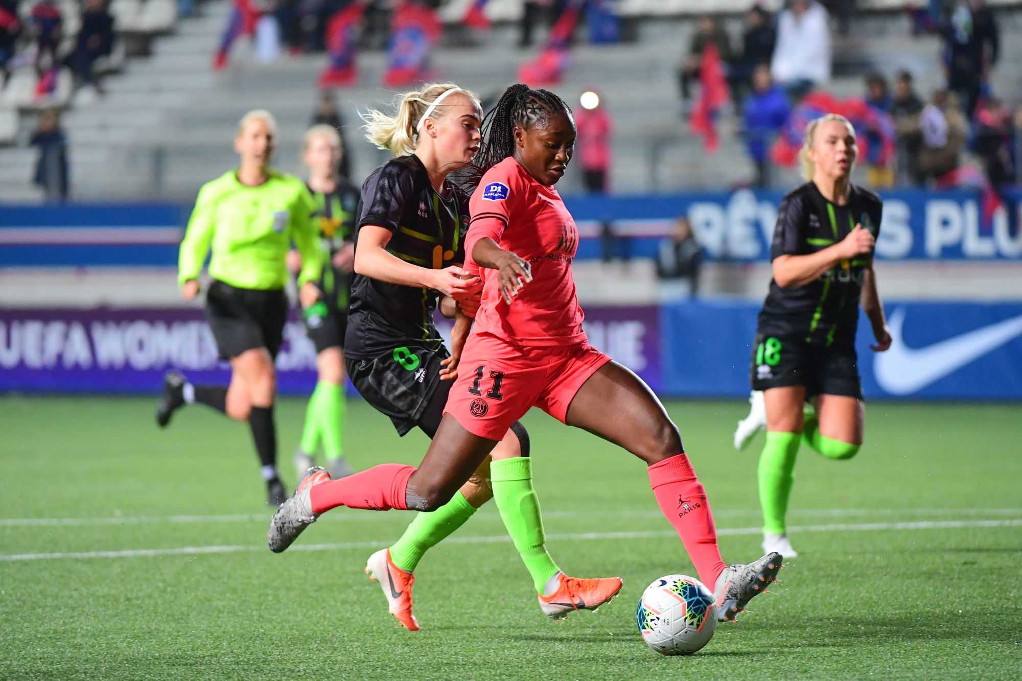 Les footballeuses du Paris Saint-Germain se sont qualifiées pour les quarts-de-finale de la Ligue des Champions jeudi soir, en battant Breidablik 3-1. 