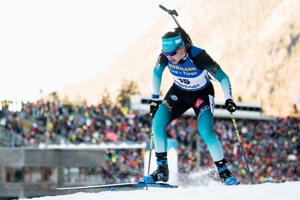 L'équipe de France féminine de biathlon a pris la 2e place vendredi du relais de Ruhpolding (comptant pour la Coupe du monde), derrière la Norvège.