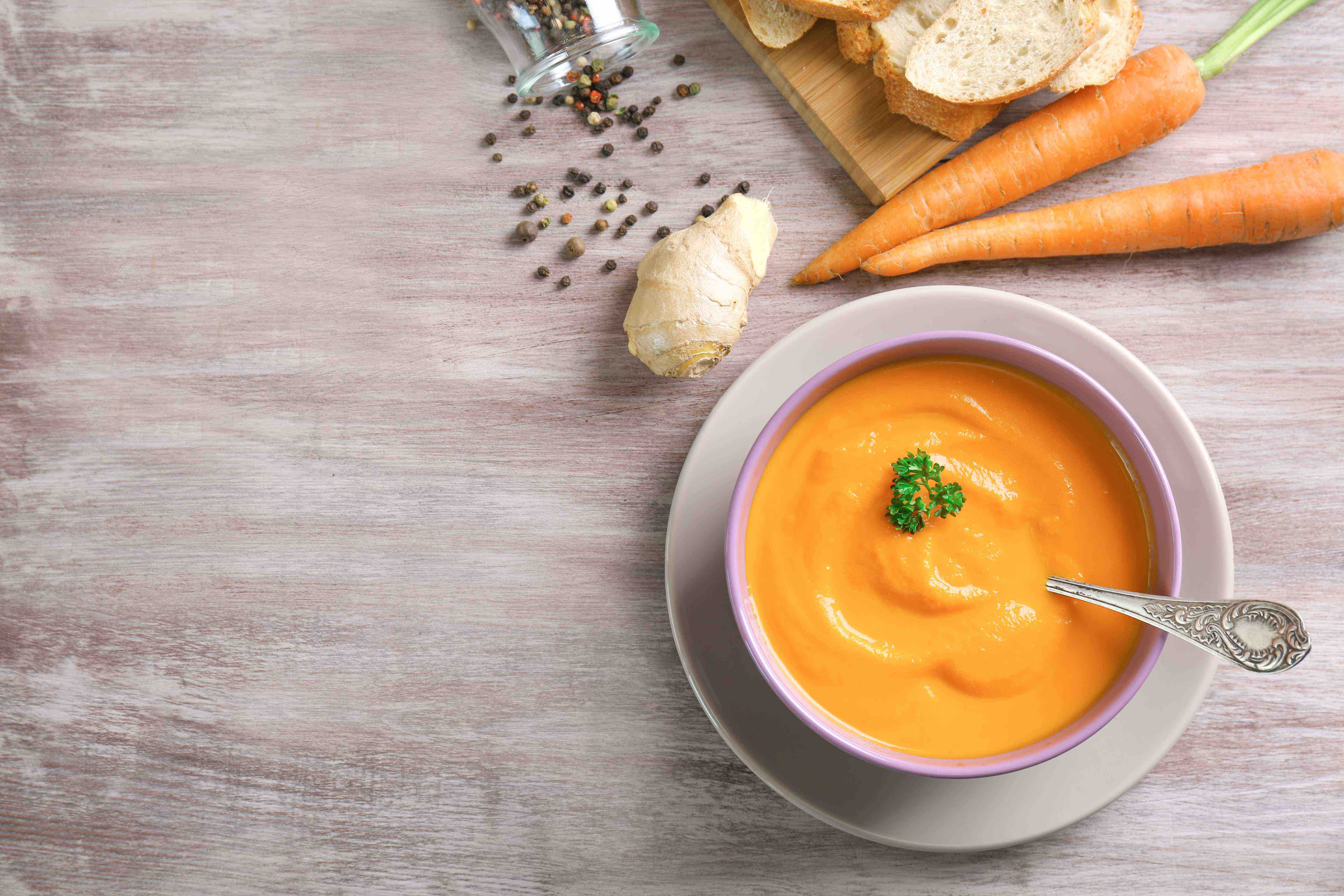 Mesdames les working-girls, nous avons trouvé une solution pratique pour vous cet hiver : le velouté gourmand de carottes et lentilles corail (LA POTAGERE).