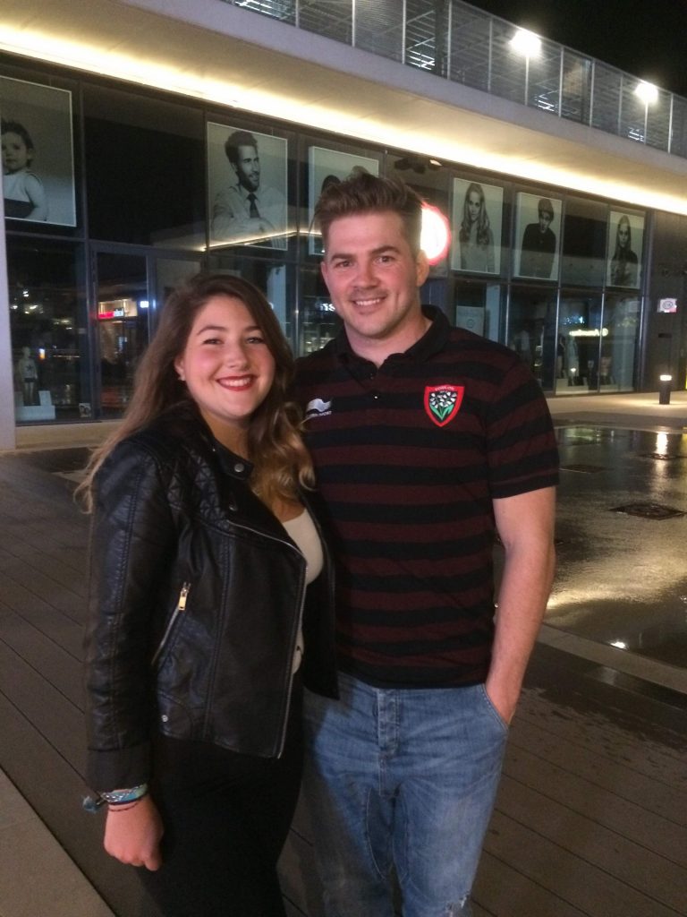 Charlotte et Ambre nous font découvrir leur passion : celle du rugby et du RCT. Cap sur le Stade Mayol pour une virée entre copines... et supportrices ! 