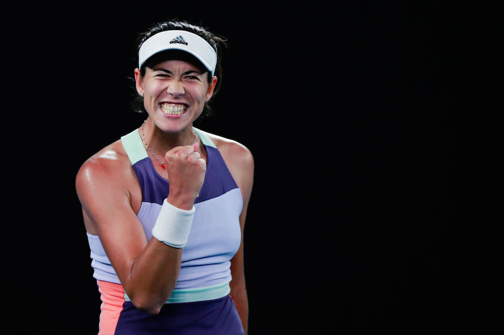 L’Espagnole Garbine Muguruza a remporté son duel face à la Roumaine Simona Halep (N.3) jeudi se qualifiant pour la finale de l’Open d’Australie (AO 2020).