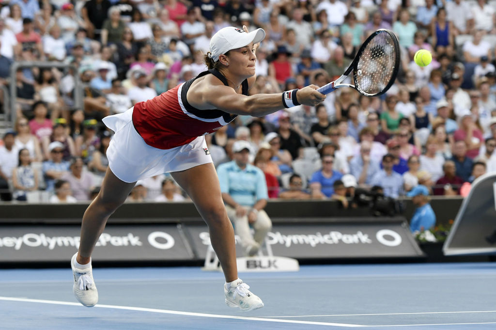 Ashleigh Barty, actuelle N.1 mondiale, est tombée d'entrée au tournoi WTA de Brisbane ce jeudi, pour sa première apparition en simple de la saison.