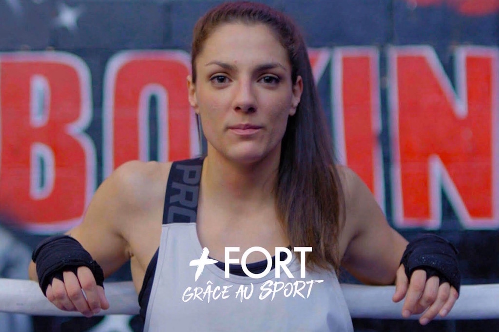 Dans le cadre de son webzine «Le Sport comme École de la Vie», le Crédit Agricole est parti à la rencontre de Cynthia, boxeuse qui a repris vie sur le ring.