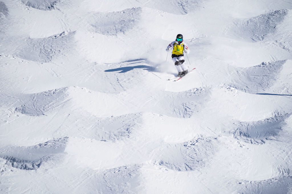 La Française Perrine Laffont a signé une sixième victoire consécutive en Coupe du monde de ski de bosses dans la nuit de jeudi à vendredi, à Deer Valley. 