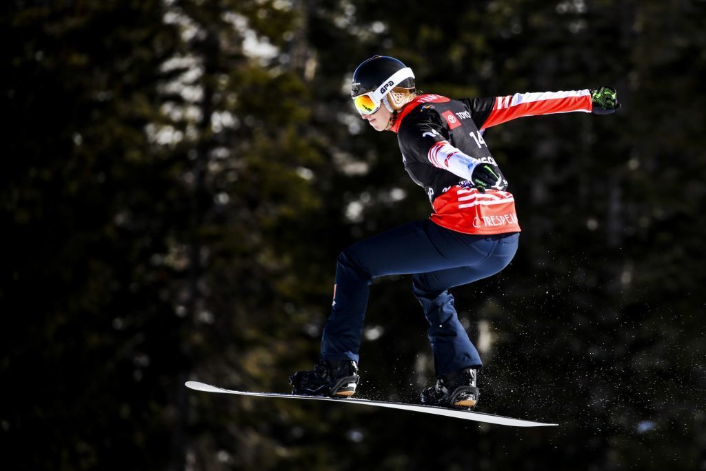 La Français Chloé Trespeuch a pris ce vendredi la troisième place de la Coupe du monde de snowboardcross, en terminant 2e de la dernière étape à Veysonnaz.