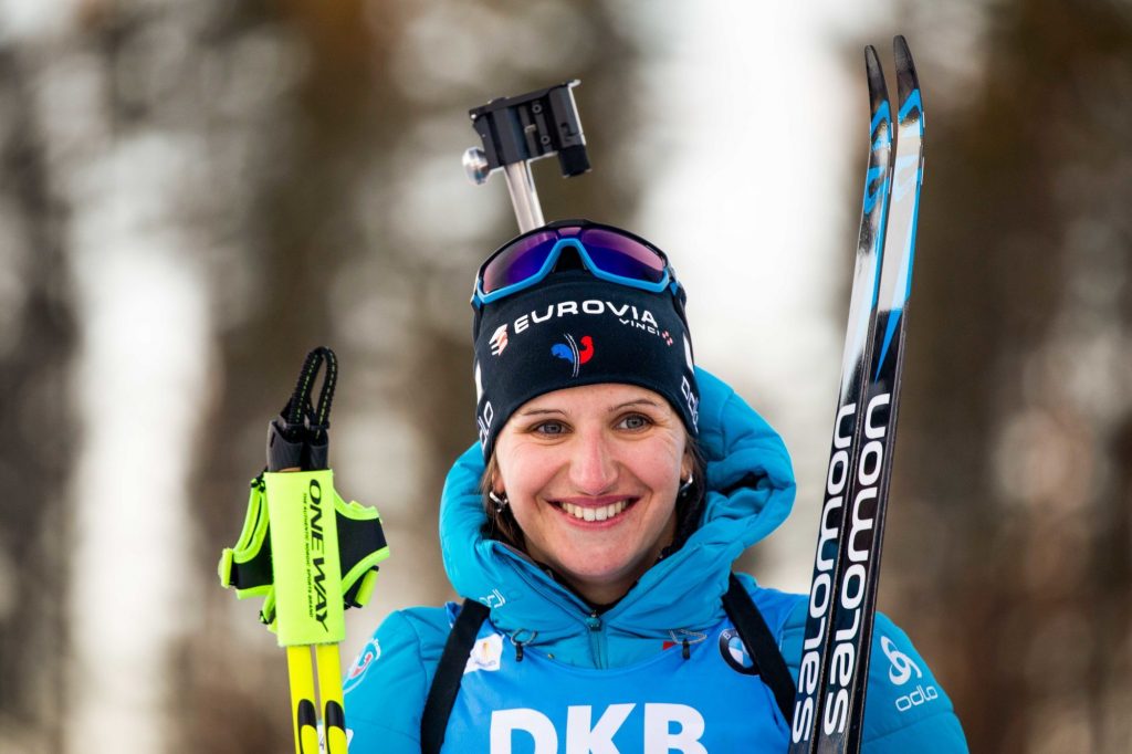 La biathlète française Julia Simon a réalisé la meilleure saison de sa vie cet hiver. Elle nous en apprend plus sur son sport, ses passions, ses objectifs.