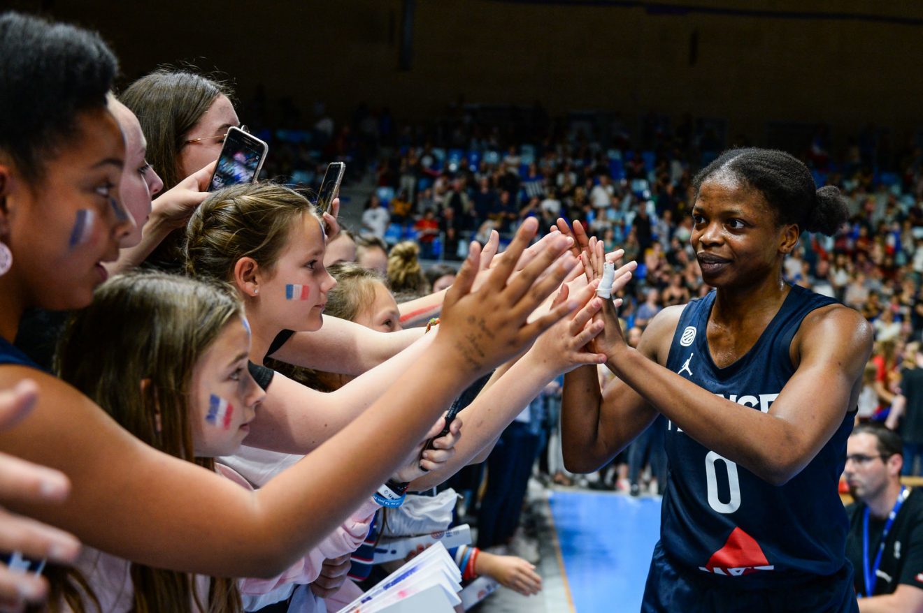 Basketball : Olivia Époupa au Phoenix Mercury (WNBA)