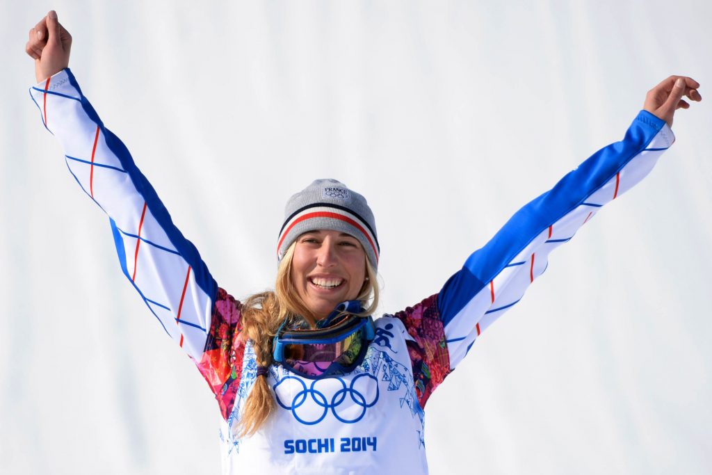 La snowboardeuse française Chloé Trespeuch nous dévoile son programme de renforcement musculaire pour tout le corps à réaliser pendant le confinement.