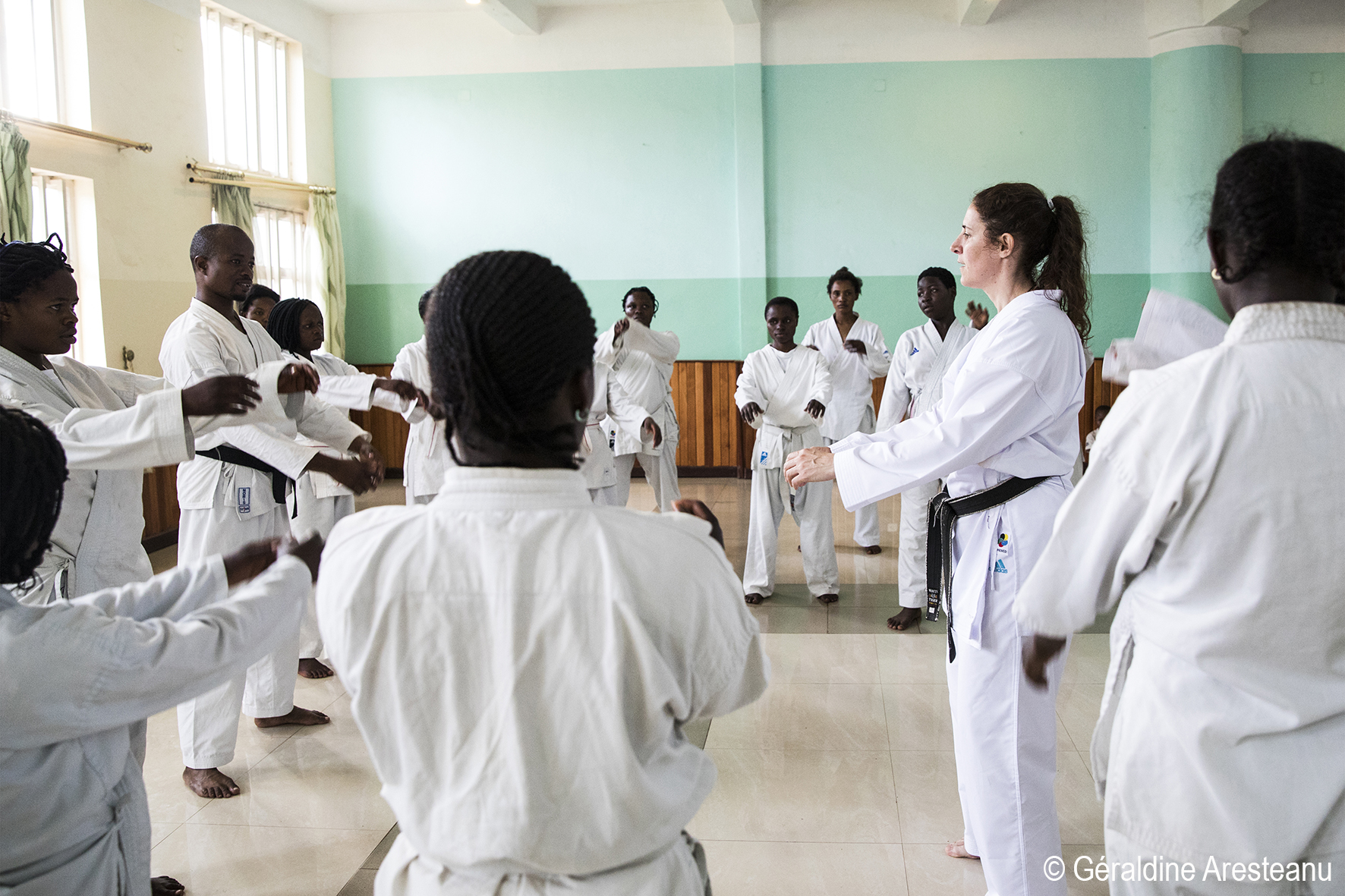 Triple championne du monde de karaté, Laurence Fischer a fondé l’association Fight For Dignity pour aider les femmes victimes de violences à se reconstruire
