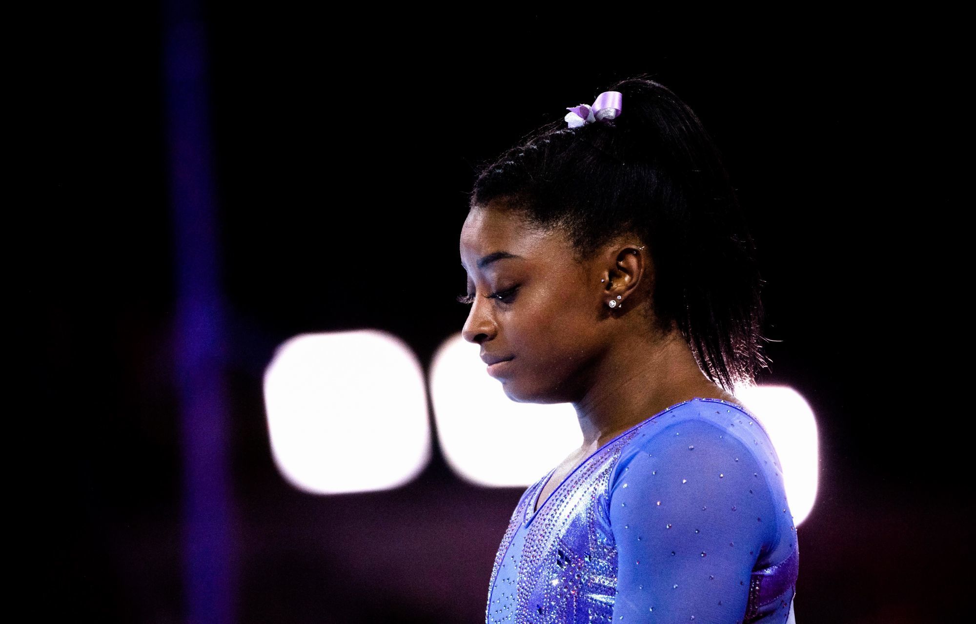 La star de la gymnastique mondiale Simone Biles a avoué mercredi avoir « pleuré » à l’annonce du report des Jeux Olympiques de Tokyo-2020 en 2021.