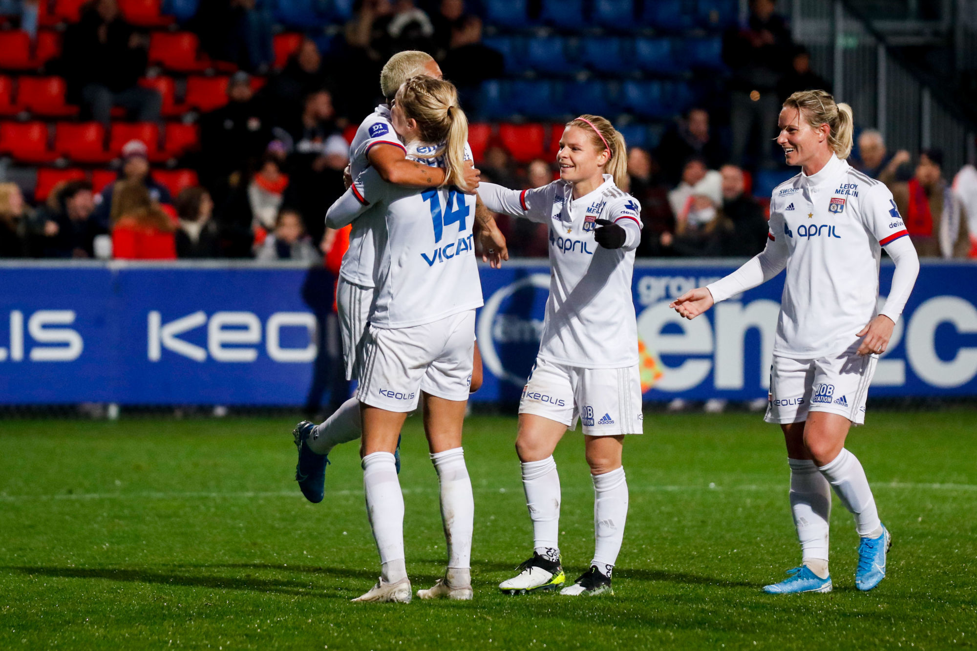 L’Olympique lyonnais a remporté le championnat féminin 2019-2020 de D1 Arkema, marqué cette année par l’arrêt de ses rencontres à six journées de la fin.