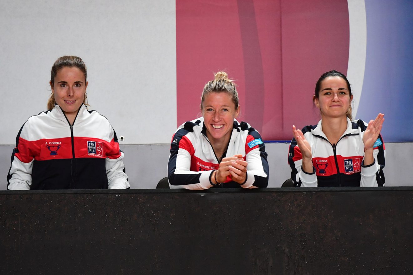 Sport et solidarité : Pauline Parmentier prépare des plateaux-repas pour le personnel soignant