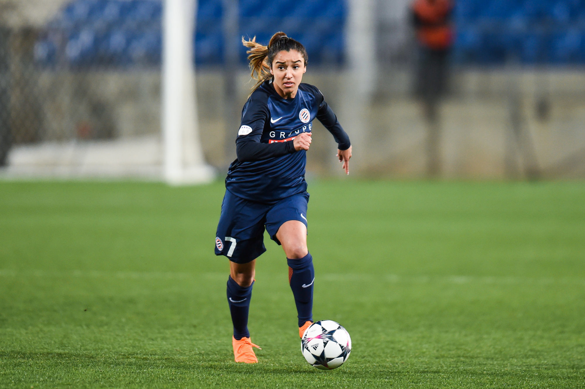 En fin de contrat avec le Montpellier HSC, Sakina Karchaoui devrait quitter son club formateur fin juin prochain, après y avoir passé 11 ans.