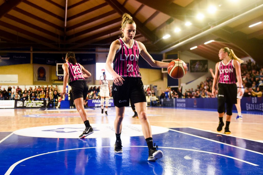 Basketball La Finale De La Coupe De France Aura Lieu Le 18 Septembre Et En Public Women Sports