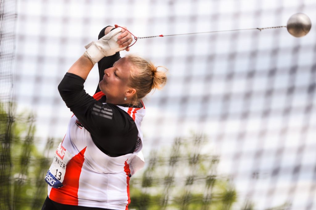 La Française Alexandra Tavernier a battu son propre record national du lancer de marteau samedi, lors du Meeting de Lyon, avec un jeu à 74,94 m. 
