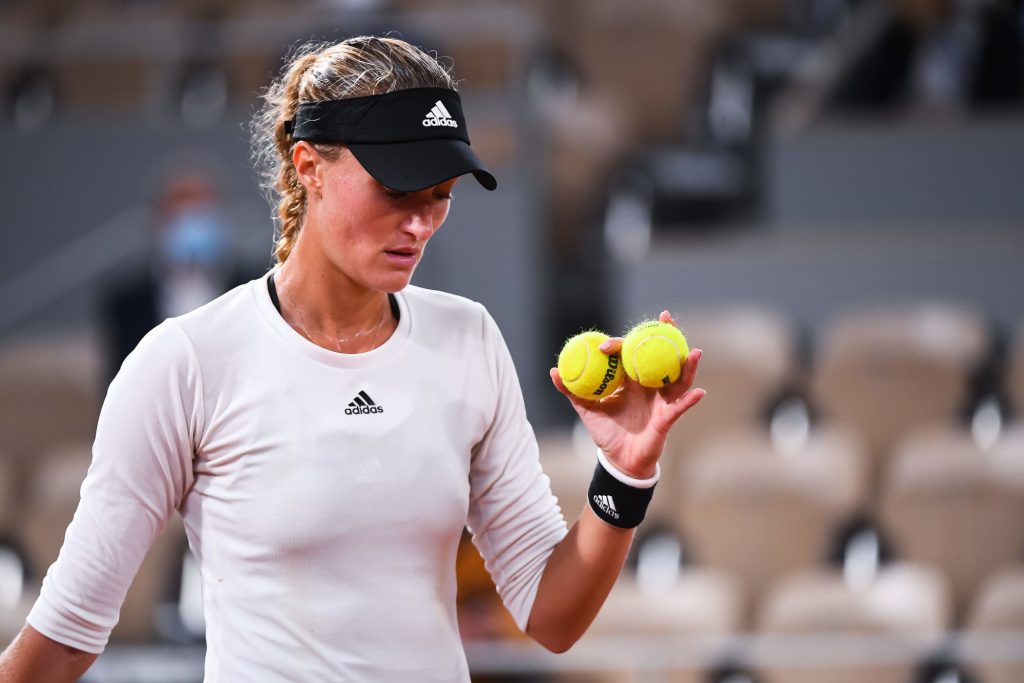 La Française Kristina Mladenovic s’est inclinée ce mardi, au premier tour du tournoi de Roland-Garros 2020, Porte d’Auteuil à Paris. Sa compatriote, Fiona Ferro, s’est quant à elle qualifiée pour la suite du Grand Chelem parisien.
