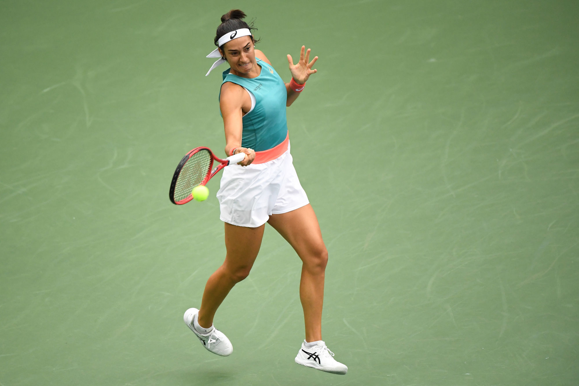 Caroline Garcia a signé une très jolie victoire mercredi, au 2e tour de l’US Open 2020, en éliminant la Tchèque Karolina Pliskova, tête de série N°1 à Flushing Meadows.