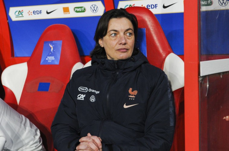 Football (EdF) : Corinne Diacre met les choses au clair, c’est elle la patronne !