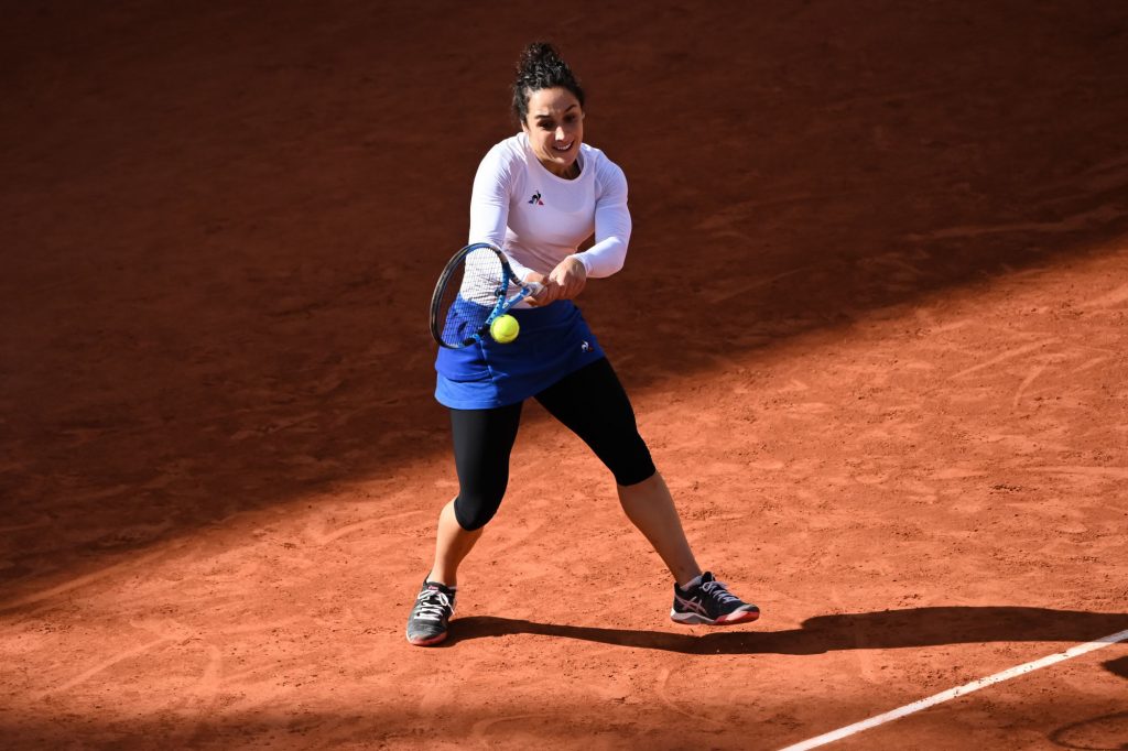 Quatrième exploit d'affilée pour l'Italienne Martina Trevisan, sortie des qualifications, qui accède aux quarts-de-finale du tournoi de Roland-Garros 2020 en battant Kiki Bertens, 6-4, 6-4.