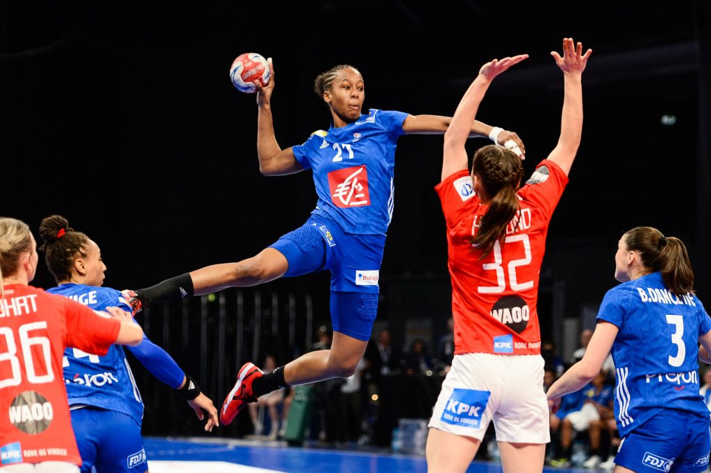 L'arrière gauche Orlane Kanor (23 ans), réserviste au début de l'Euro-2020 de handball, va finalement intégrer le groupe des 16 Françaises.