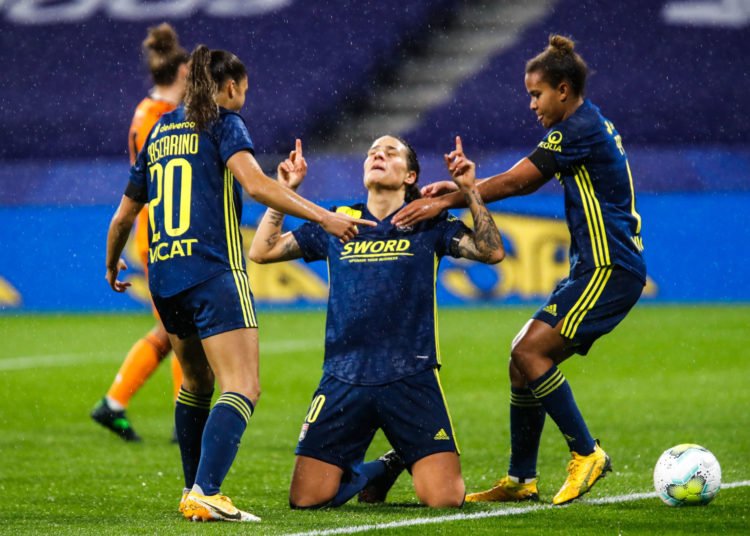 Les footballeuses lyonnaises se sont qualifiées pour les 8emes de finale de la Ligue des Champions, en battant la Juventus de Turin (3-0).