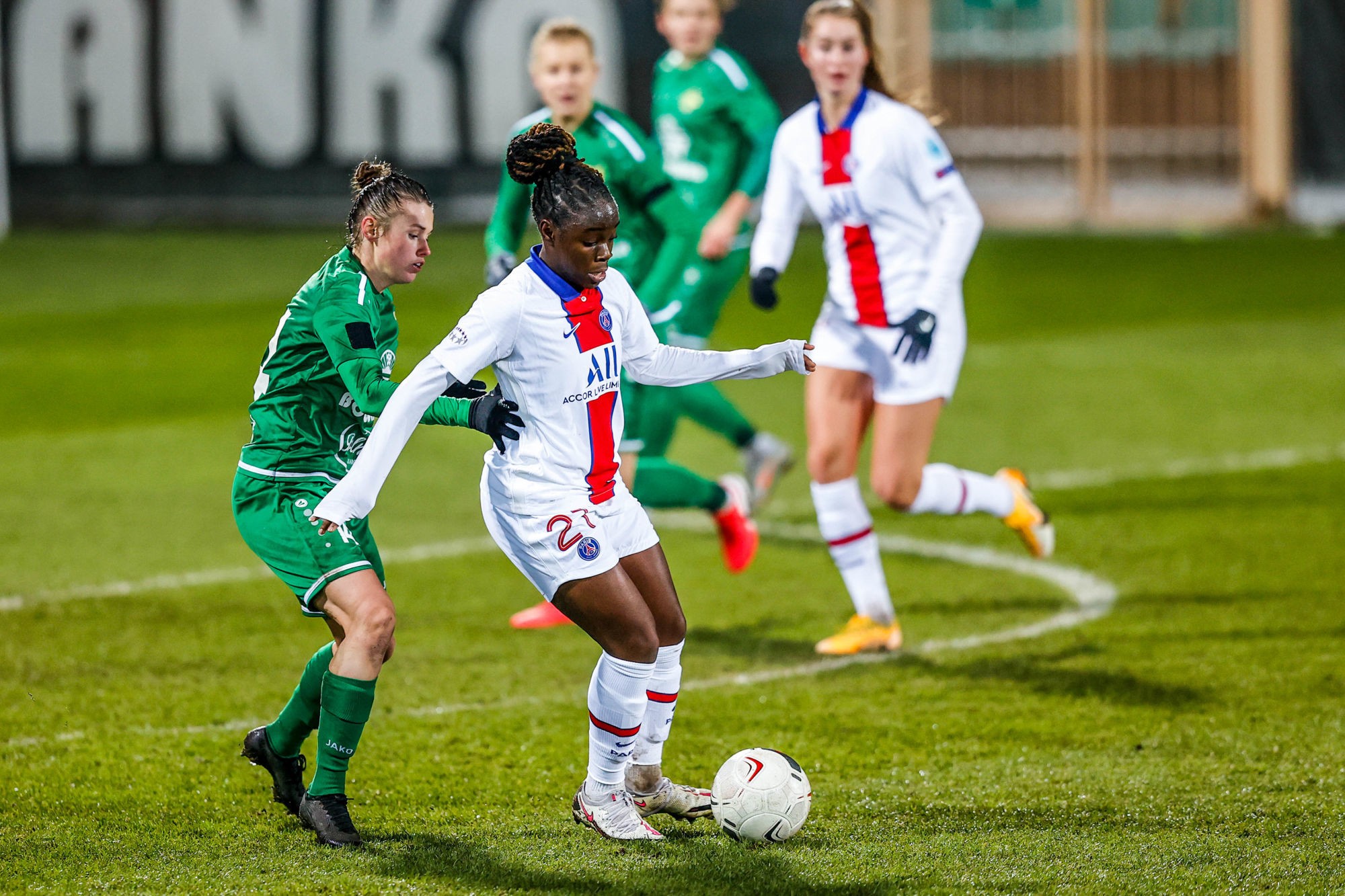 Le Paris Saint-Germain (PSG) féminin a réussi ses débuts en Ligue des Champions 2020-2021 ce jeudi, en s’imposant 2-0 face au Gornik Leczna.