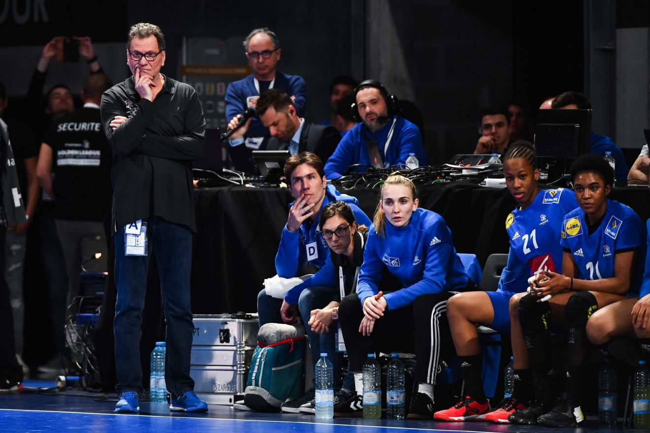 Handball - Le sélectionneur des Bleues Olivier Krumbholz promu au rang de chevalier de l'Ordre du mérite